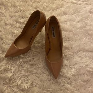Steve Madden nude pumps
